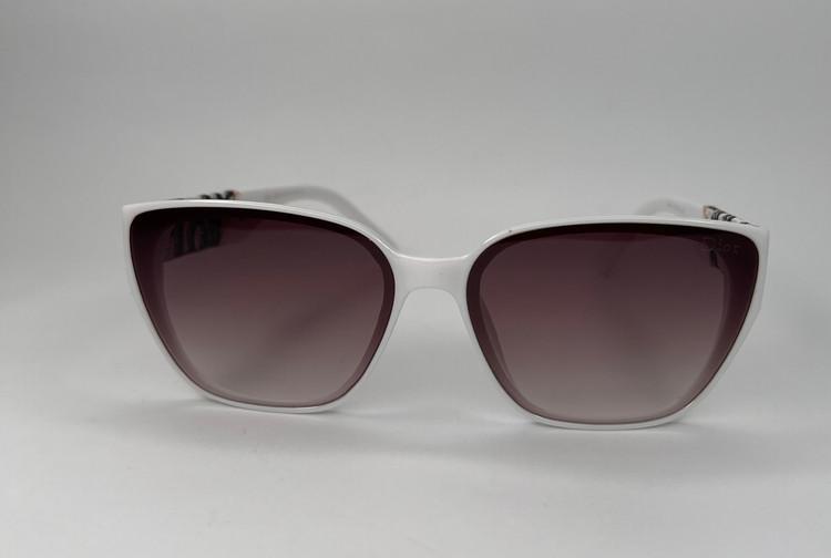 درخشش بیمرز با عینکهای زنانه UV400 از برند دیور /محافظت در اوج استایل/ کد۰۳۹