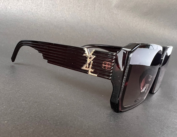 عینک آفتابی YSL زنانه /عینک لوکس و فشن UV400 /کد ۰۳۴